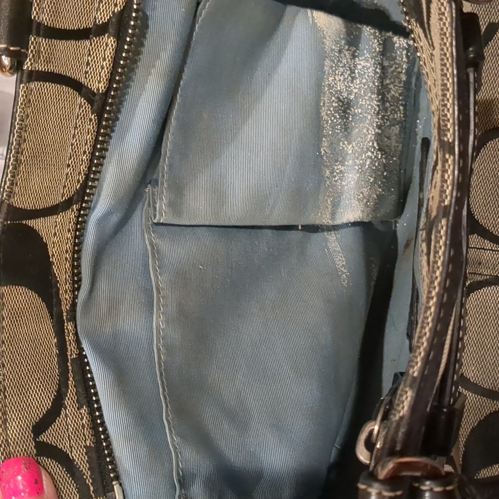 Authentic Coach Hamptons Signature Pocketbook - Picture 8 of 12